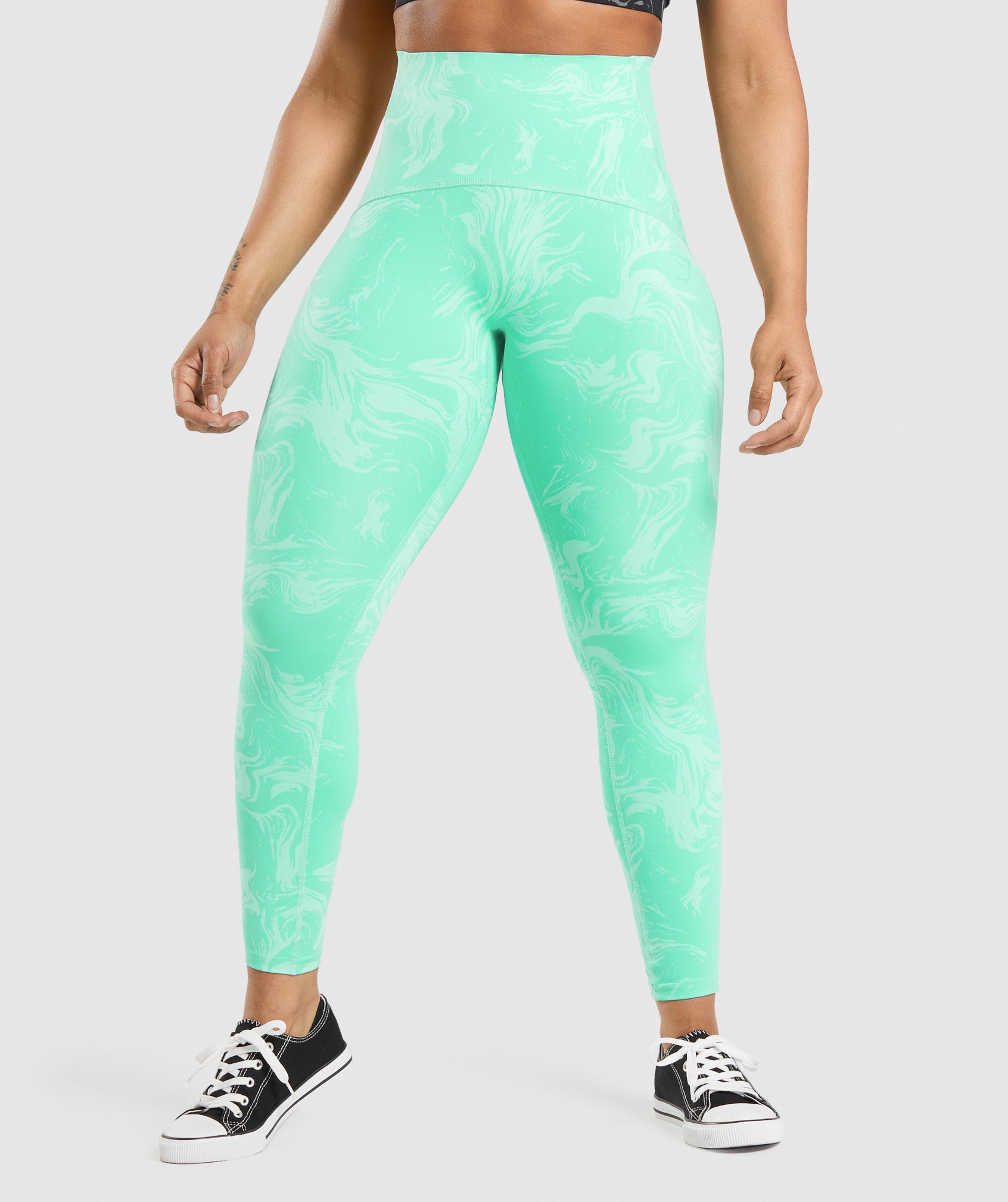 Waist Support Leggings in Bright Turquoise Print - view 1