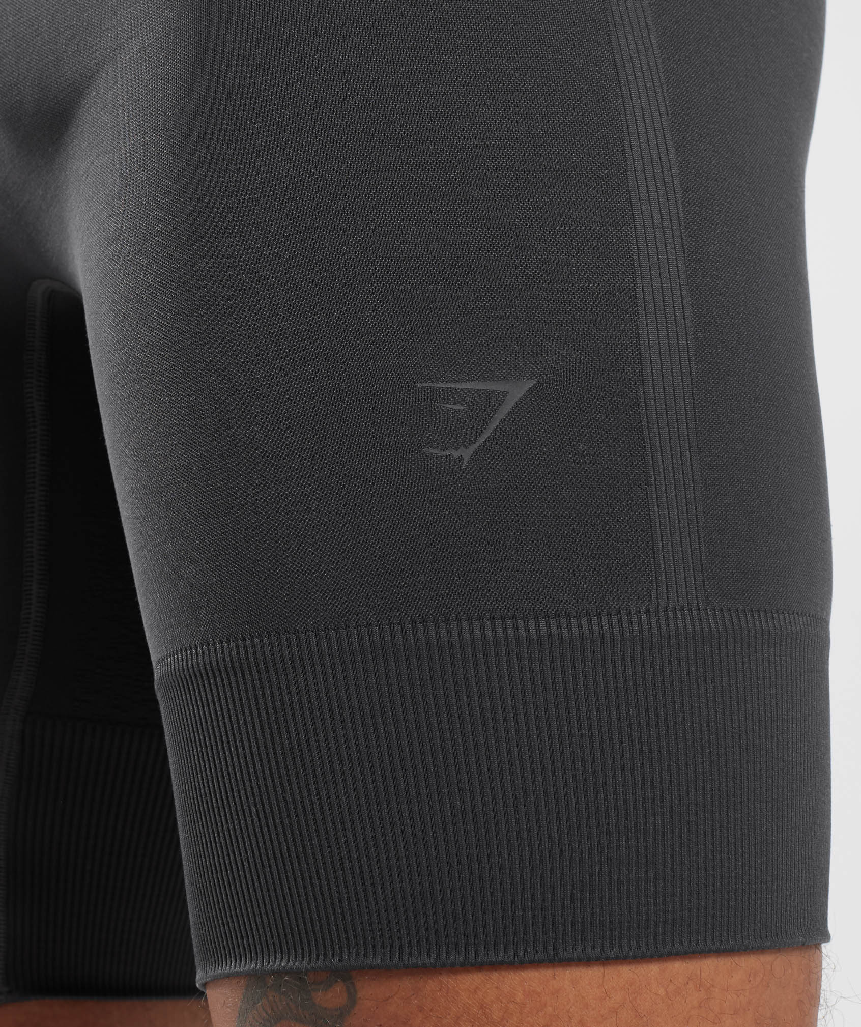 Running Seamless 7" Shorts in Onyx Grey - view 5
