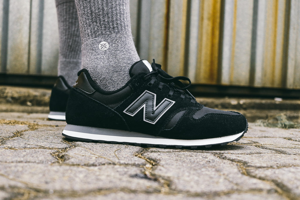 nb 373 black