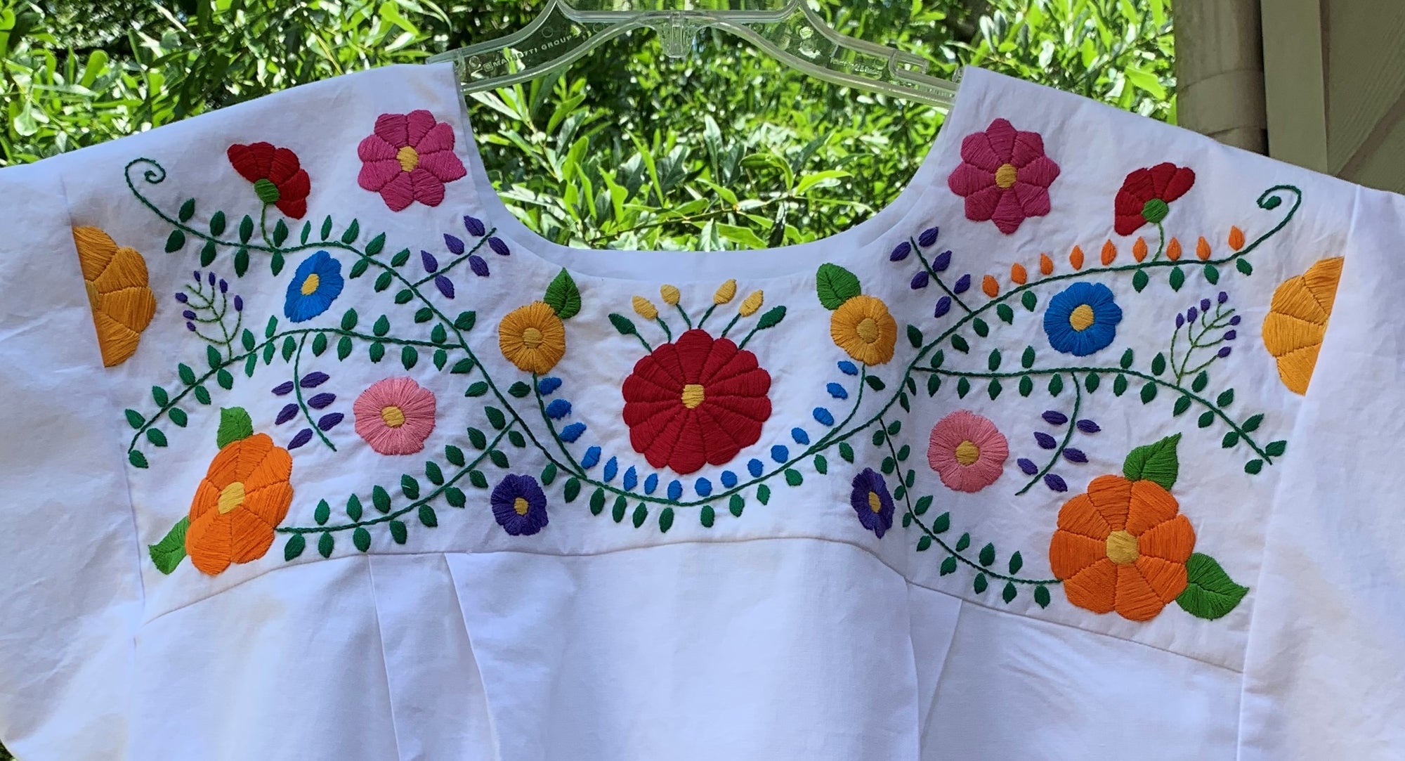 Mexican White Colorful Embroidered Dress. Size S 3X. Beautiful