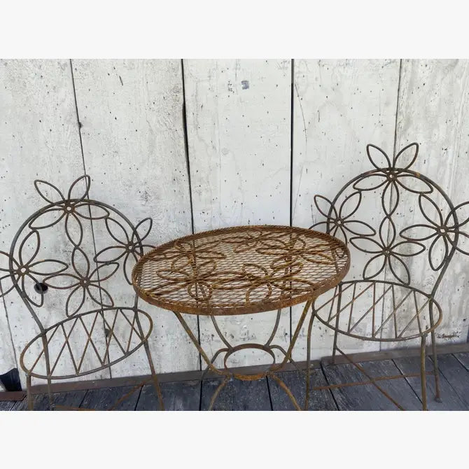 Child Size Grid Top Daisy Table with 2 Chairs