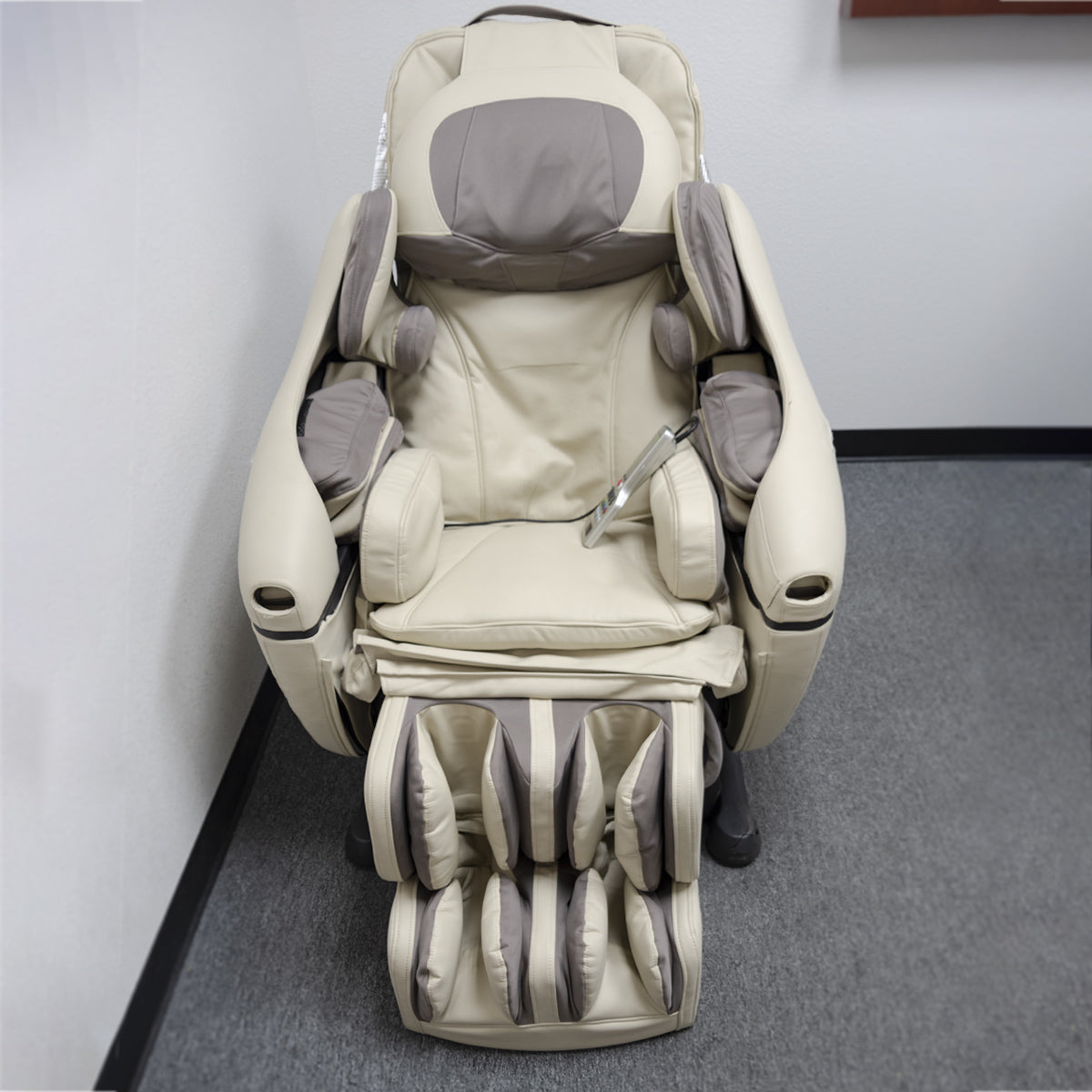 Inada Massage Chair | Open