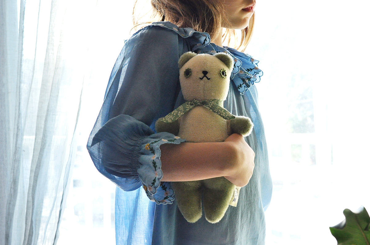 PDC + D EN hand dyed PDC Bear: cream/spring green