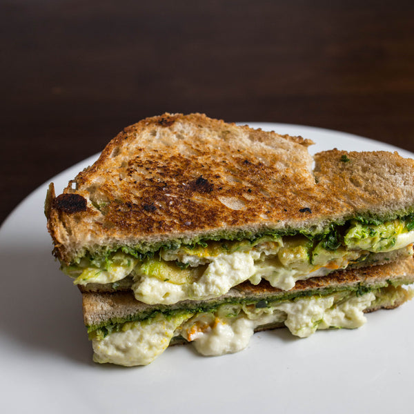 pesto grilled cheese