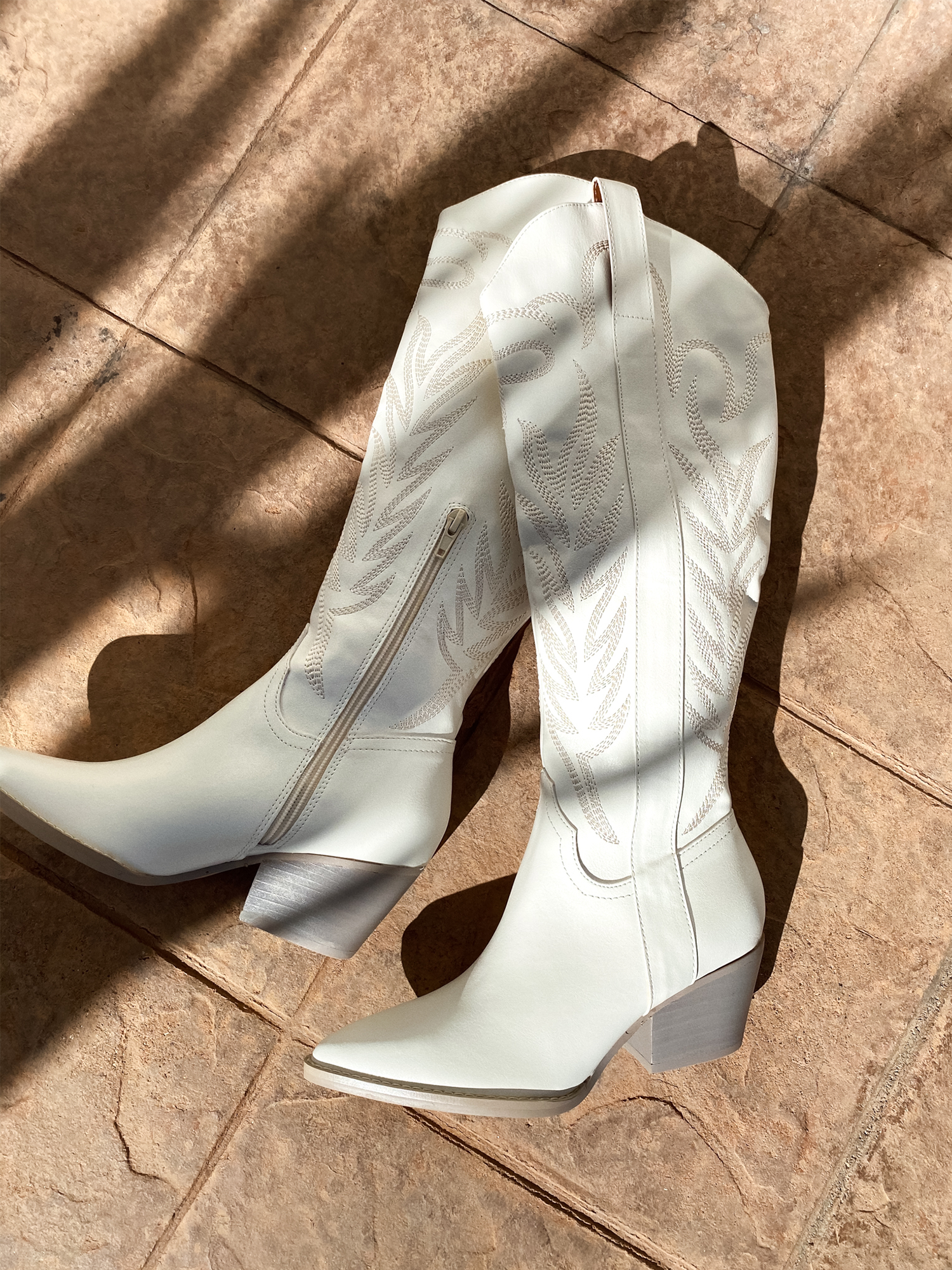 Samara Cowgirl Boot in White