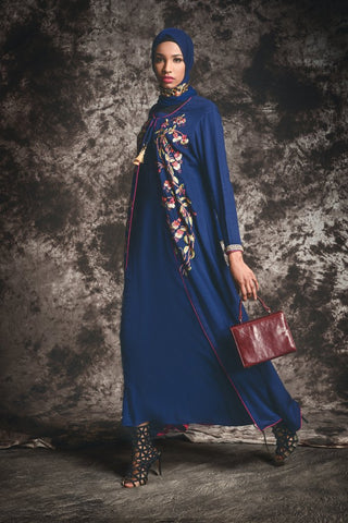 model-wearing-abaya-dress