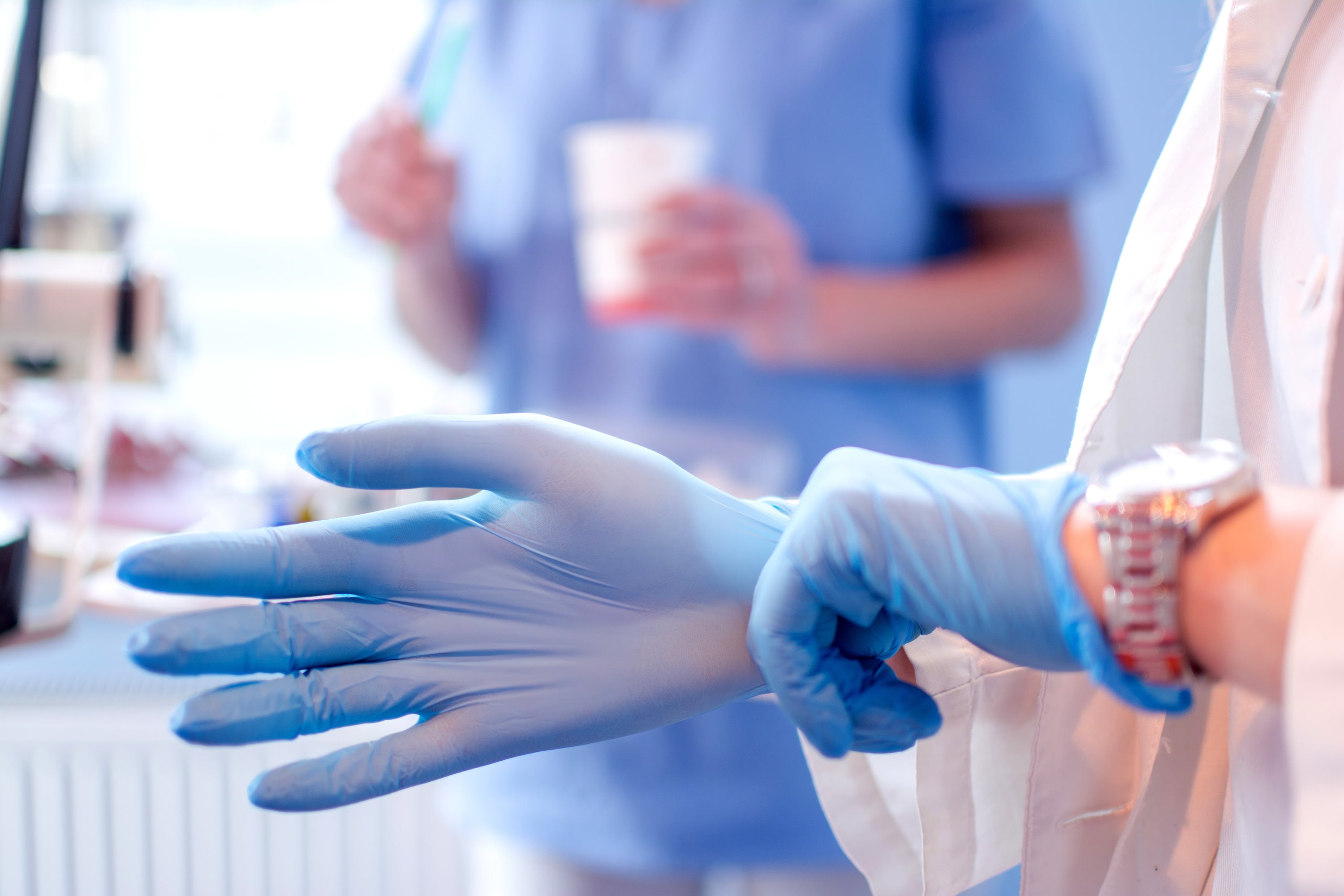 disposable blue latex gloves