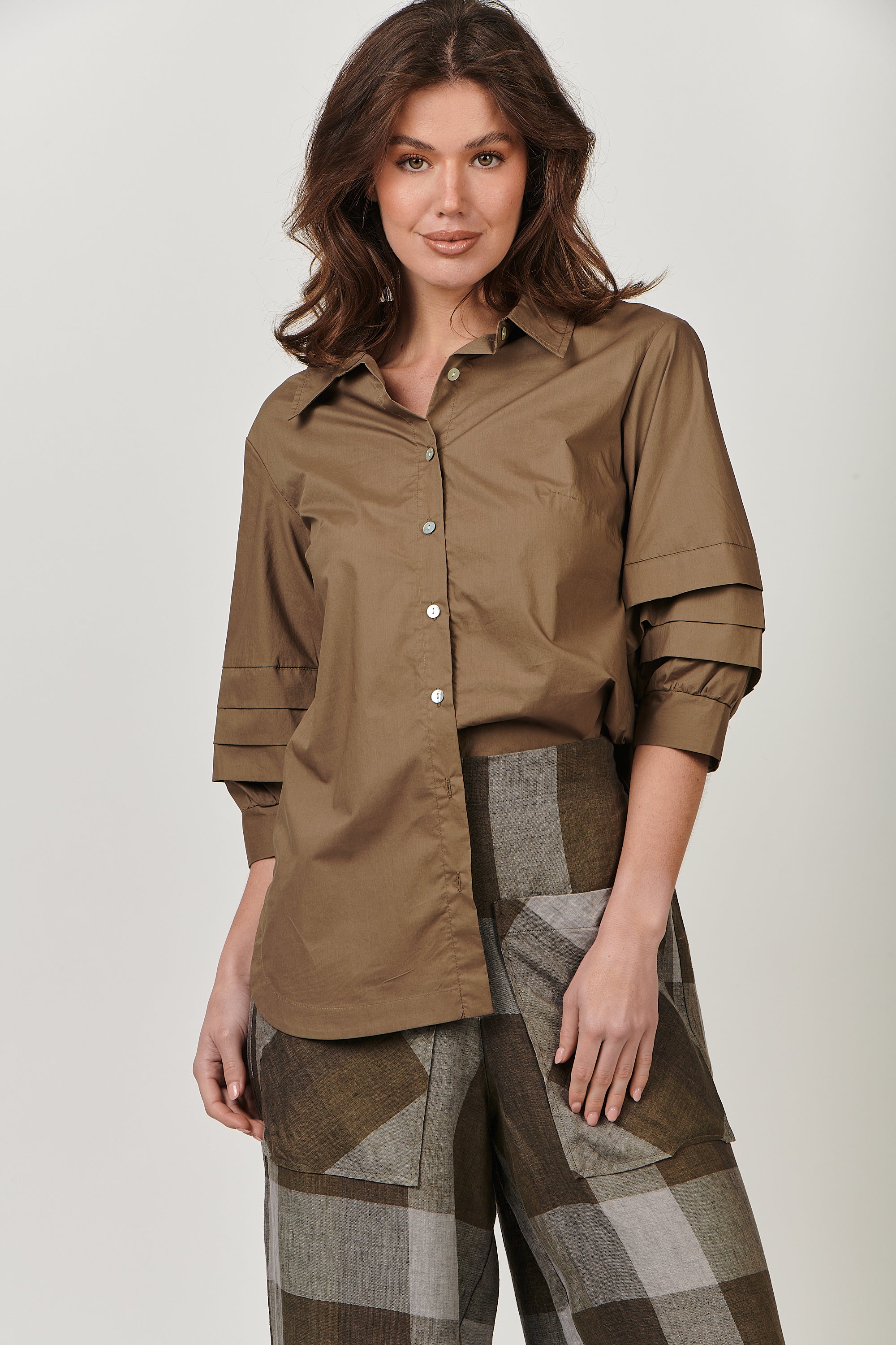 GA489 Top in Khaki Poplin