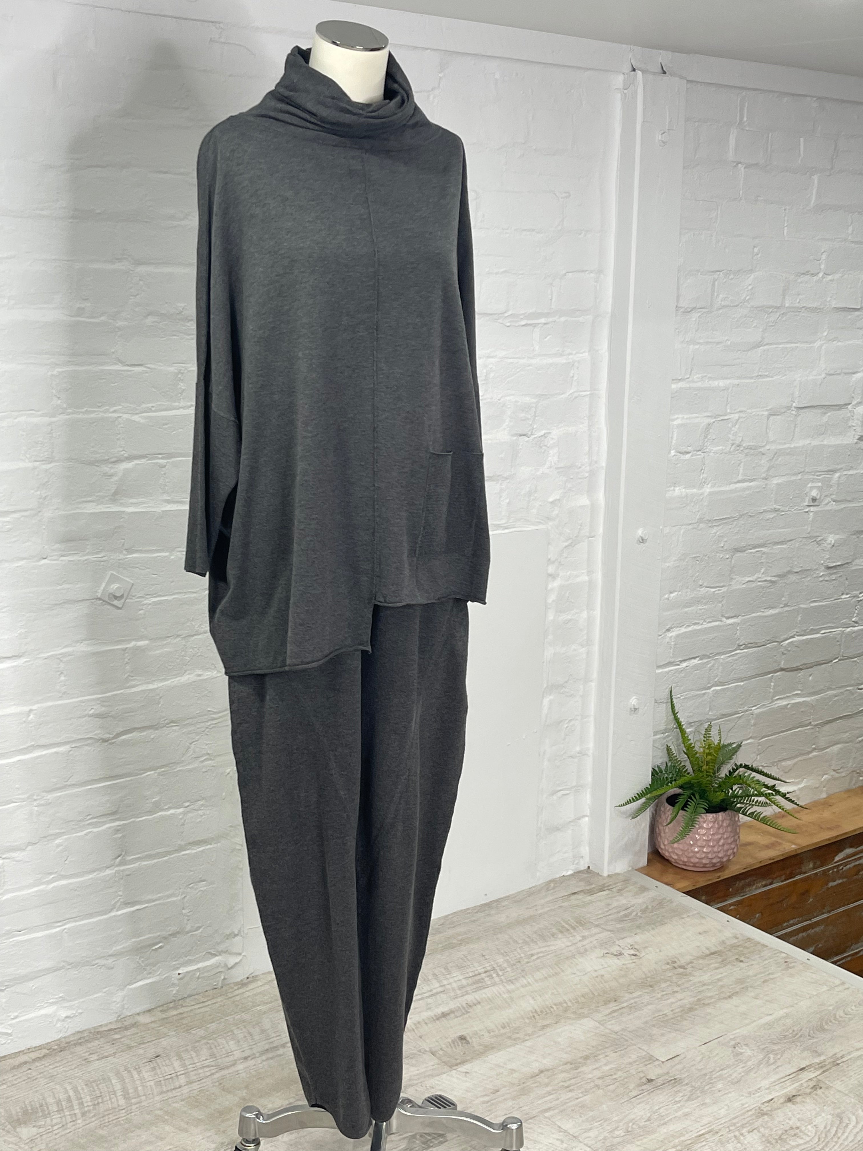 Poly Voly Pullover in Dark Charcoal