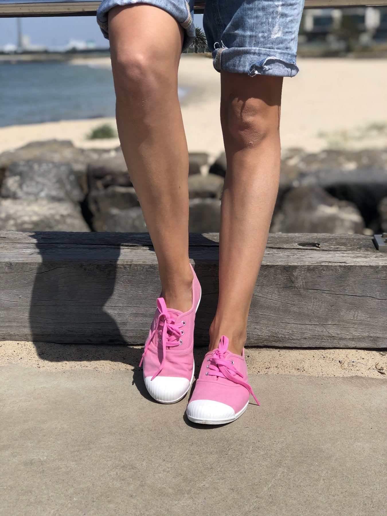 Canvas Sneaker in Pink