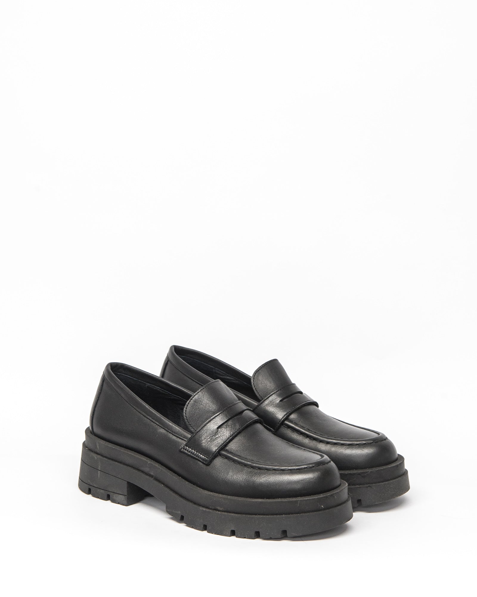 Jury Loafer in Black Leather