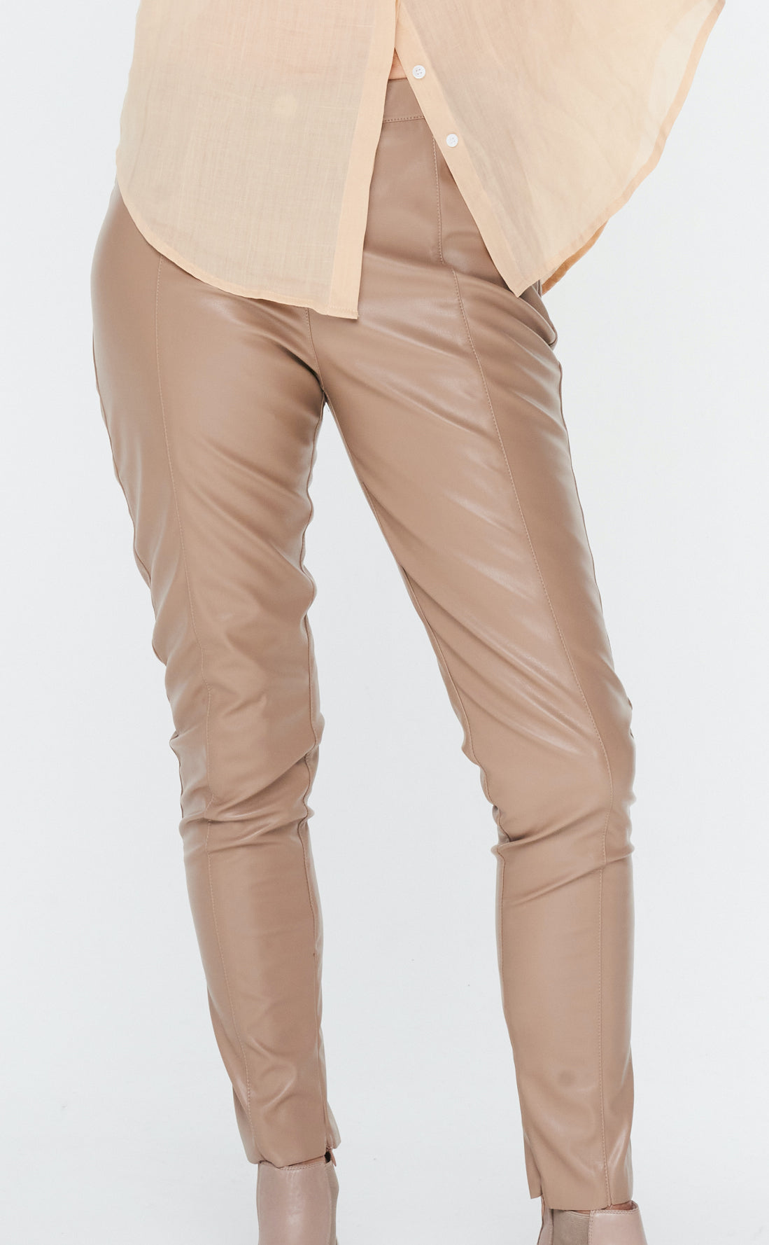 Phrase Pants in Mousse