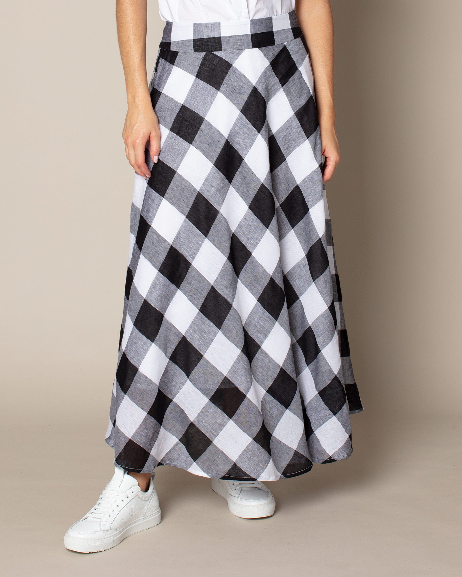 Echelon Skirt in Penguin Check