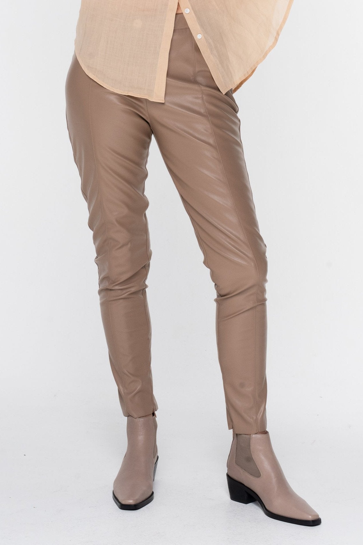 Phrase Pants in Mousse