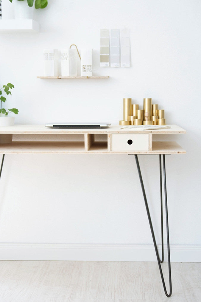 DIY Hairpin Leg Desk by Sinnen Rausch