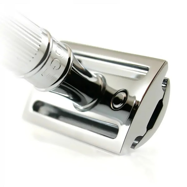 Differences in design between a cartridge razor vs a double edge safety razor