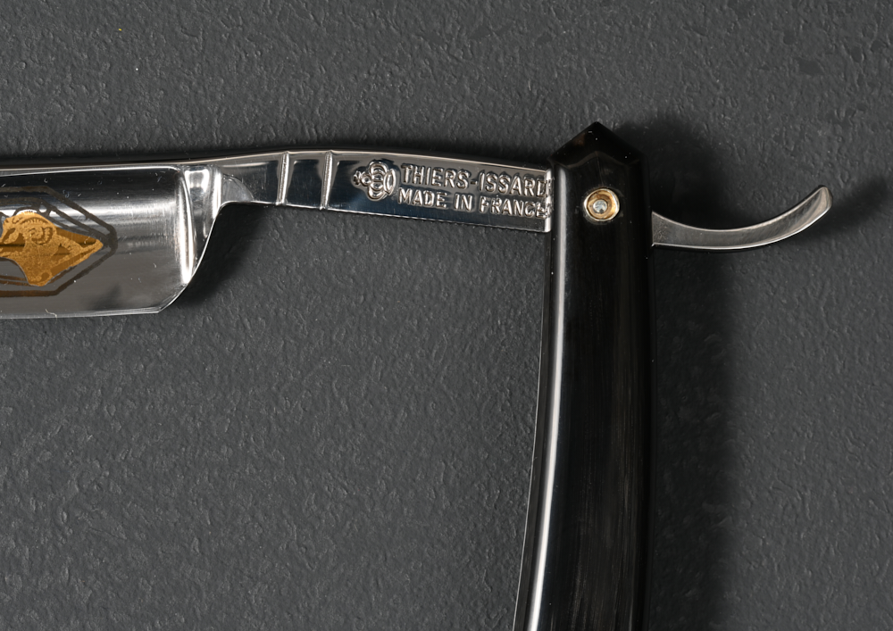 The anatomy of a straight razor the shoulder