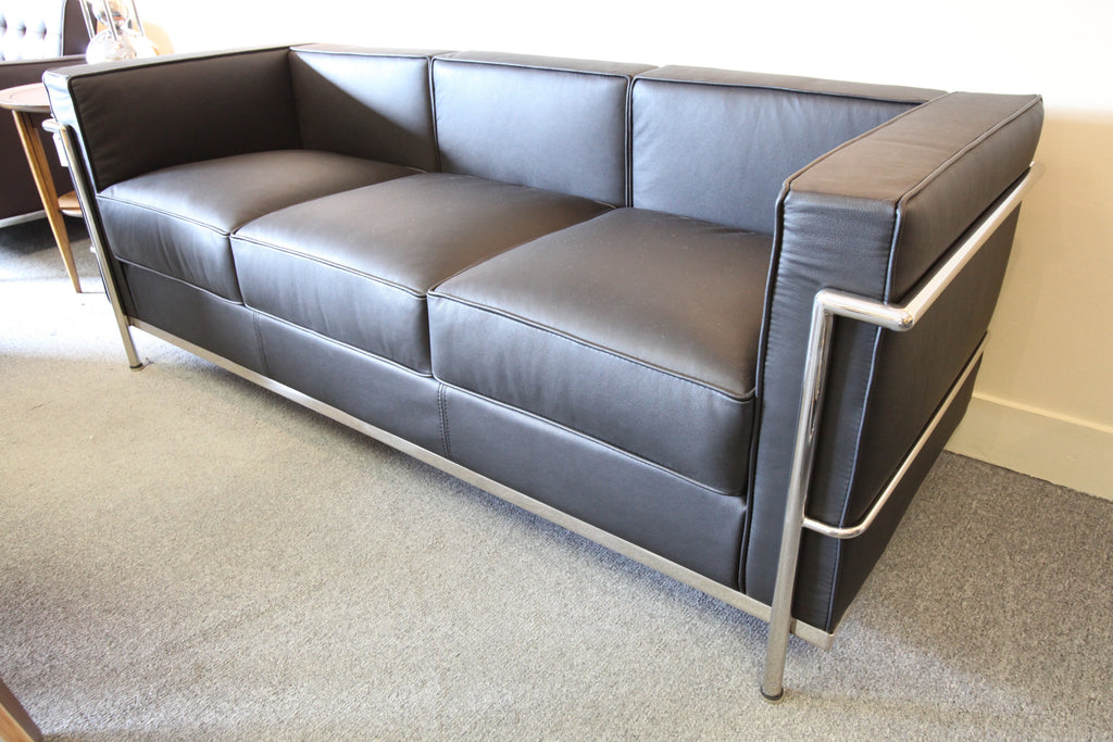 le corbusier leather sofa