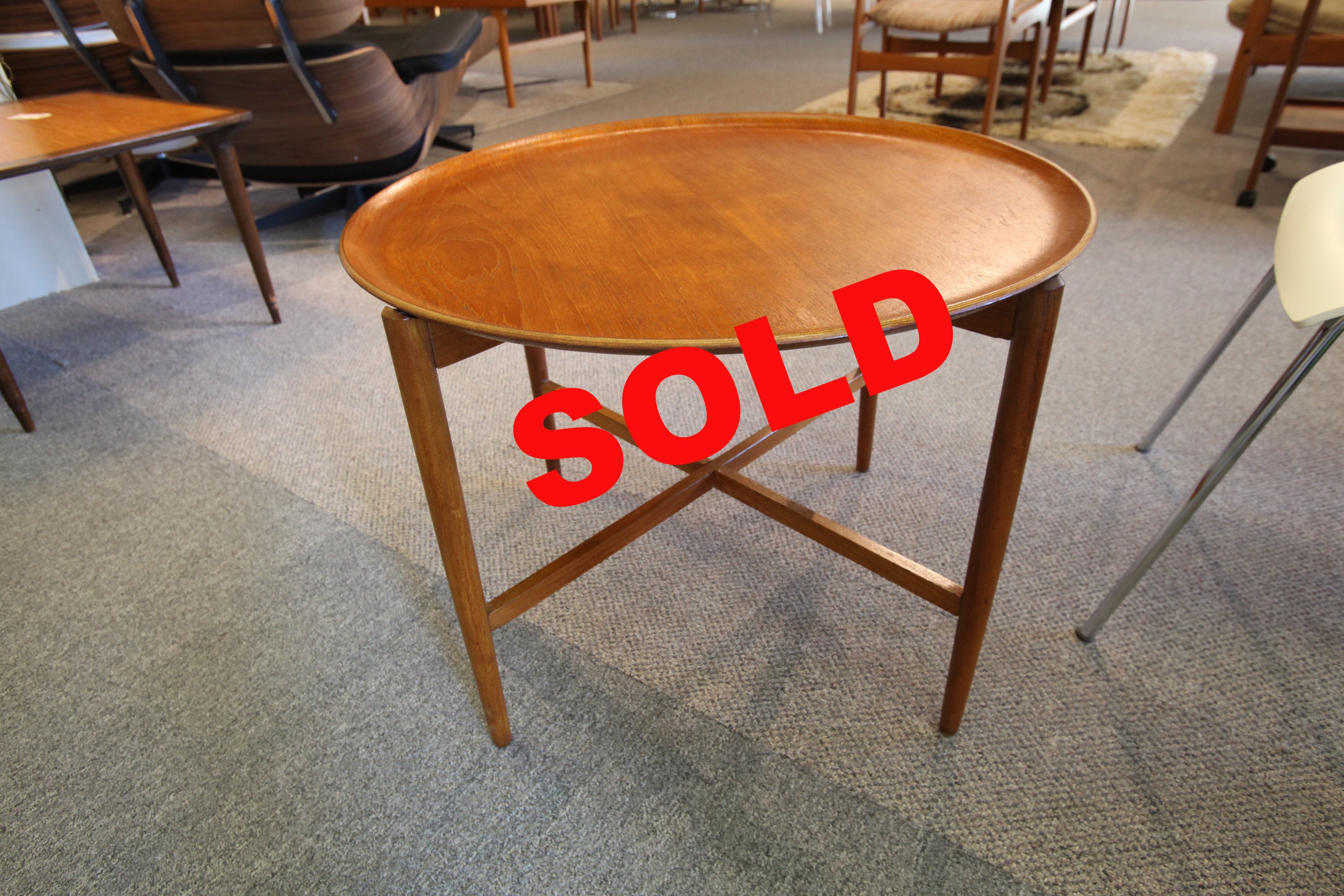 Round Teak Coffee Table (26"W x 19.75"H) – Consign Design Edmonton