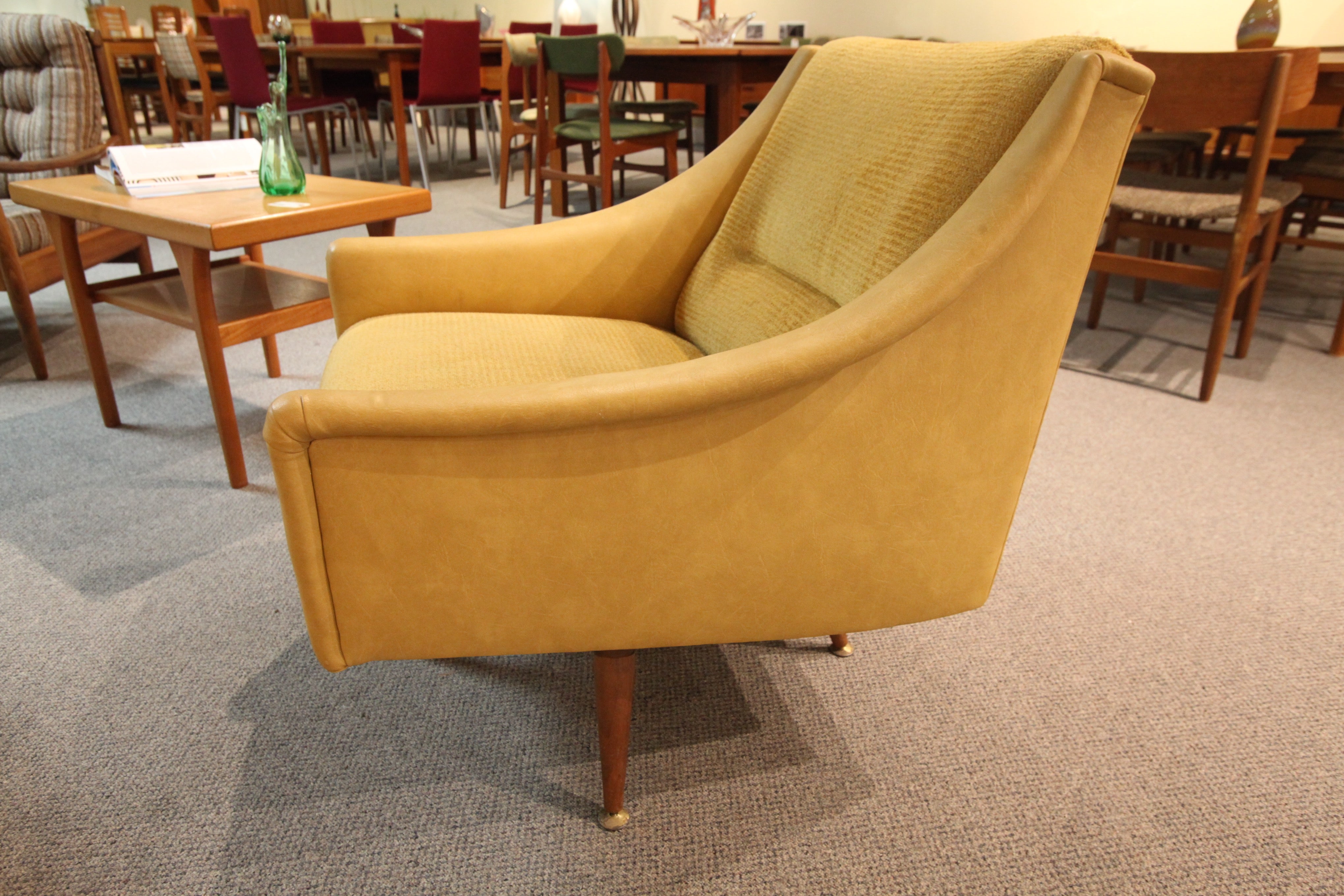 Featured image of post Mid Century Modern Swivel Rocking Chair - Shop for mid century modern chairs at crate and barrel.