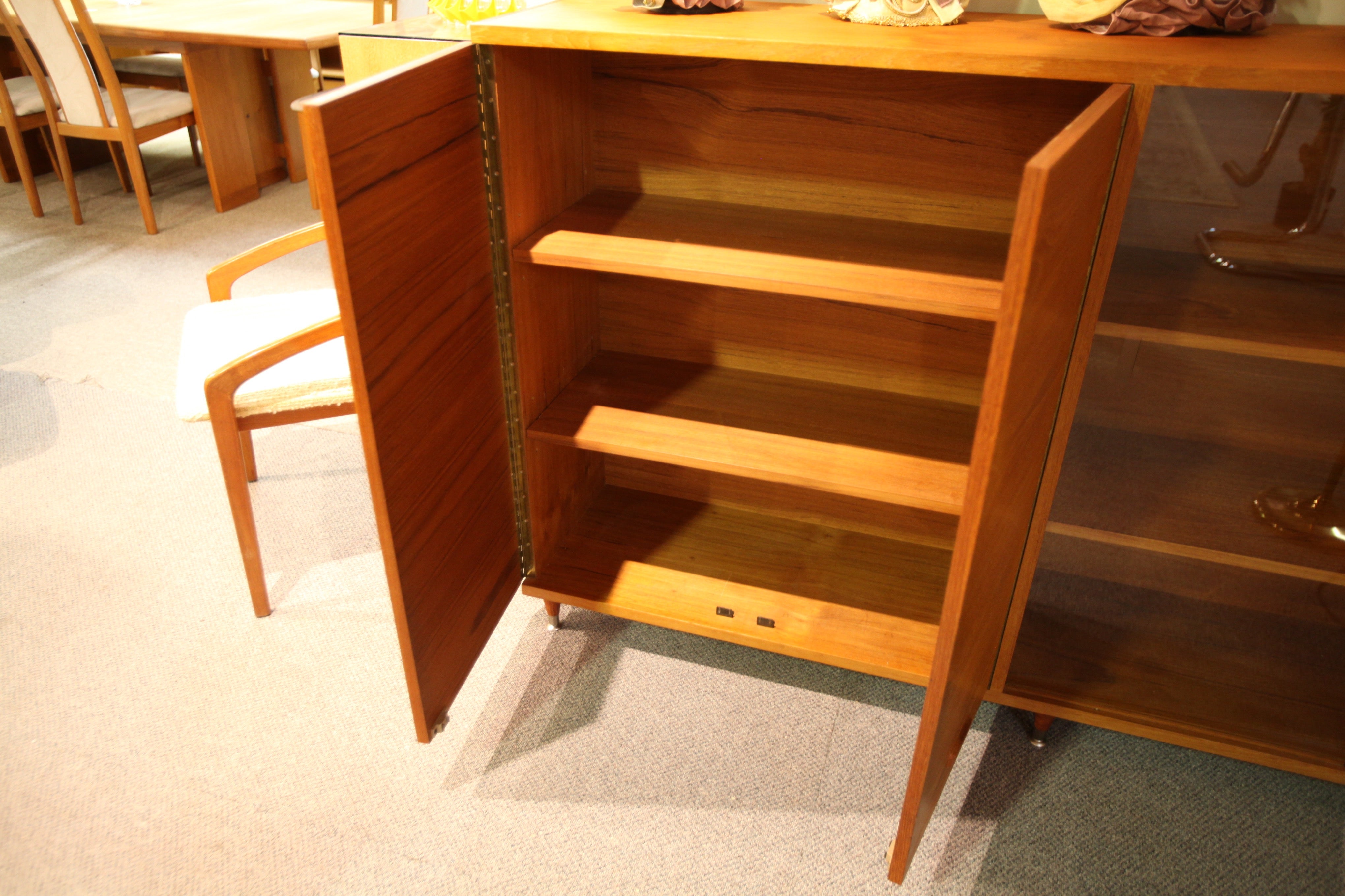 Teak Dining Table With Hutch: A Classic Piece With Extra Storage