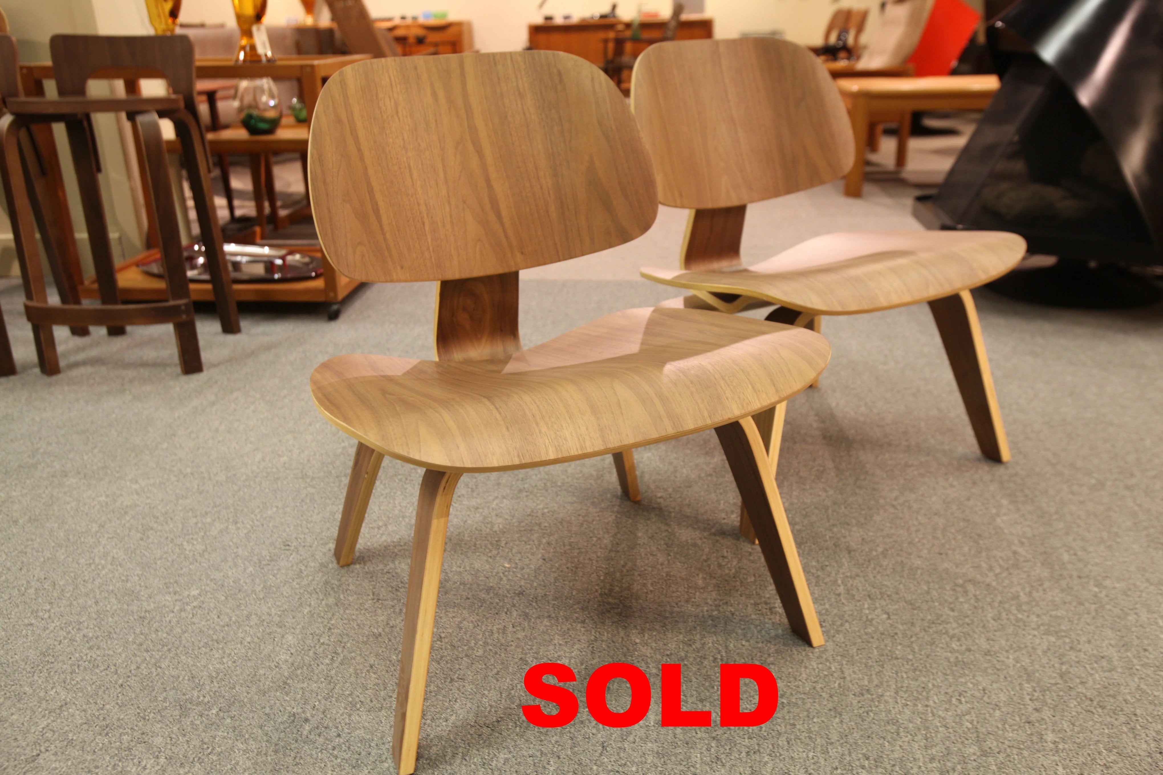 replica eames plywood chair 22"w x 22"d x 27"h