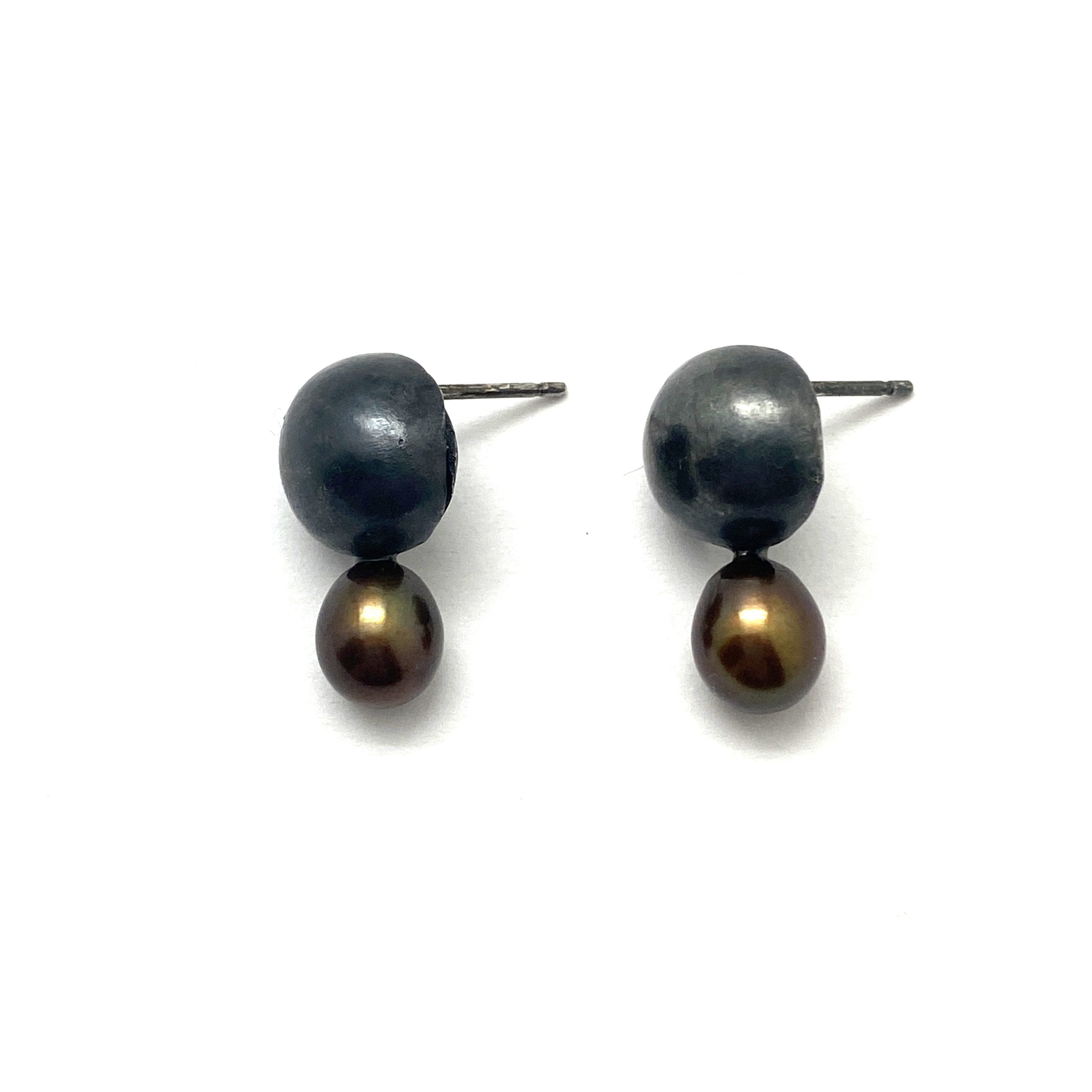 Black Pearl Pod Studs