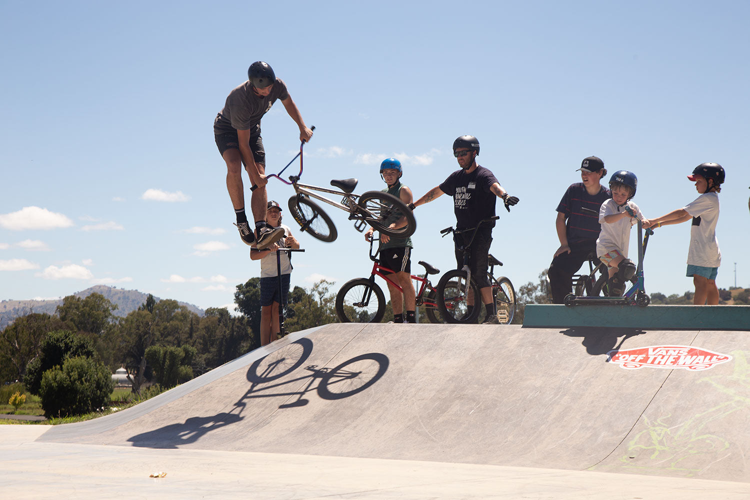 Isaac Van De Kamp bmx tailwhip