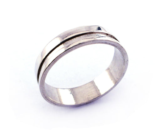 silver cut out ring