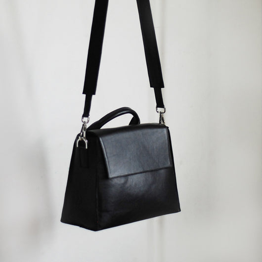 medium black bag