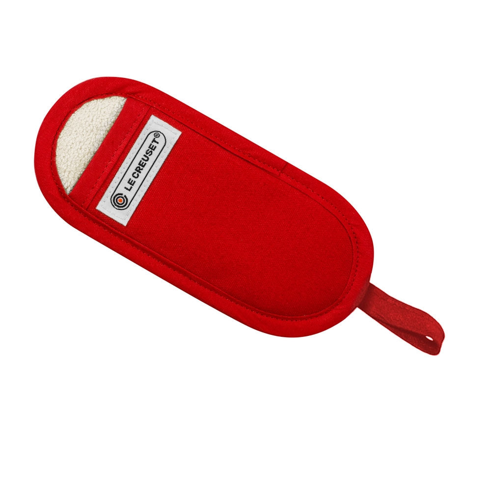 Le Creuset Oven Mitt - Cherry Cerise – Posh Pantry