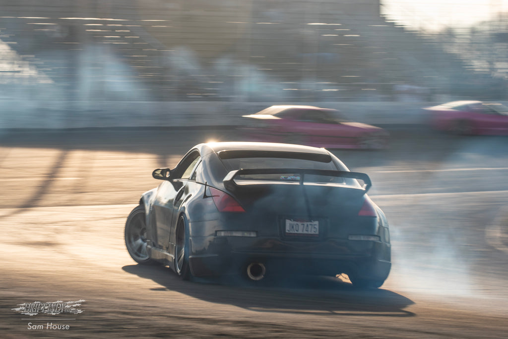 Deidra drifting her 350Z