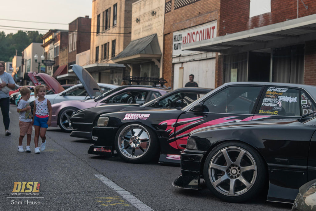 Drift car cruise in