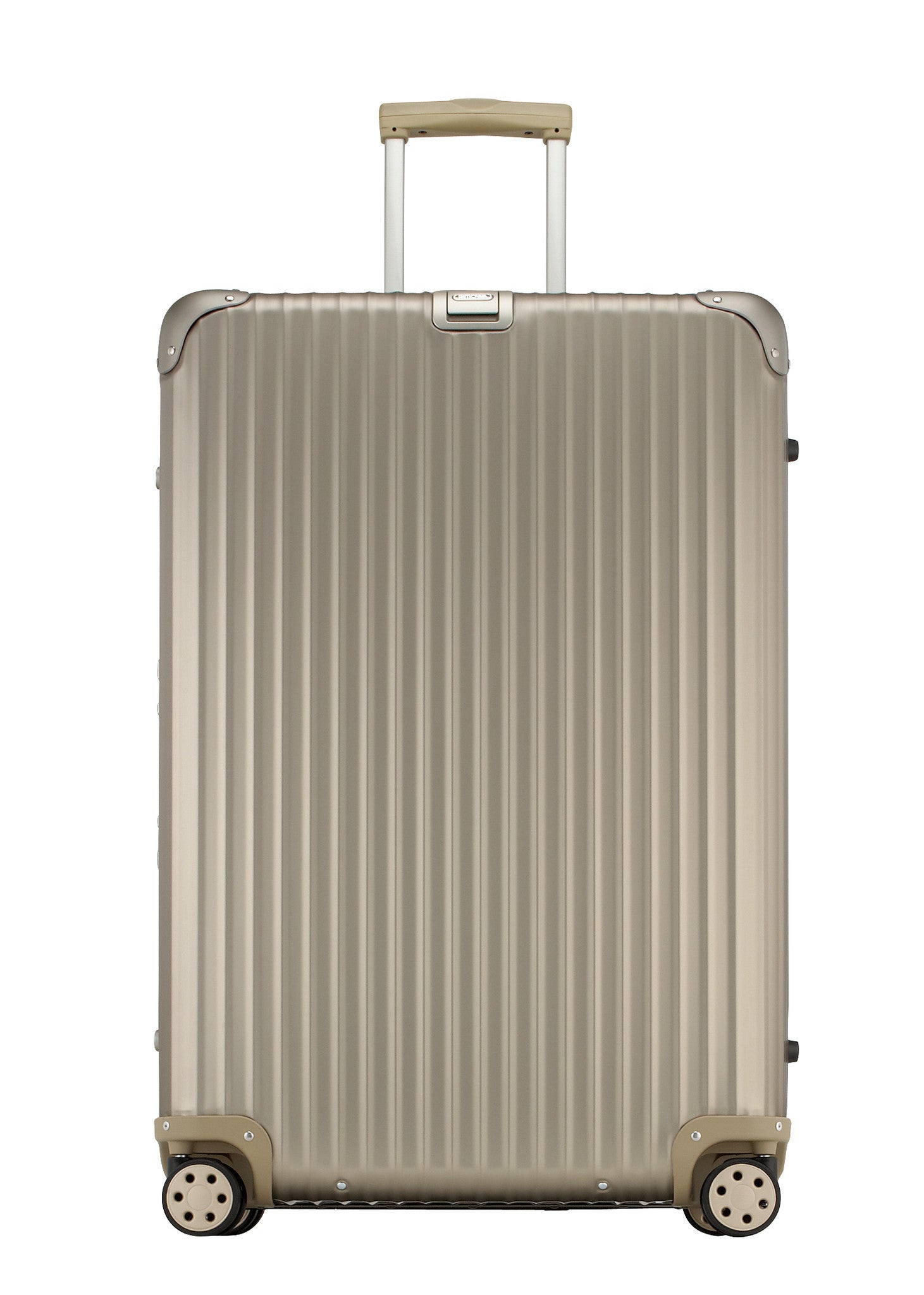 rimowa topas titanium beauty case