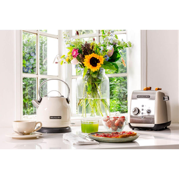 Design electric kettle, 1.5 L, Almond Cream - KitchenAid brand