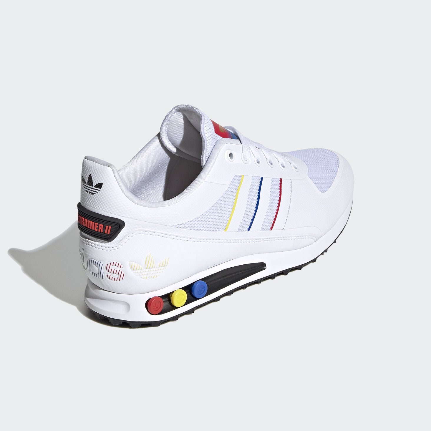 traductor Hipócrita enchufe Adidas Originals LA Trainer II in White/Blue/Red | Find Your Sole