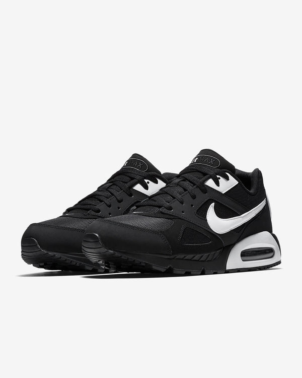 nike air max ivo black and white