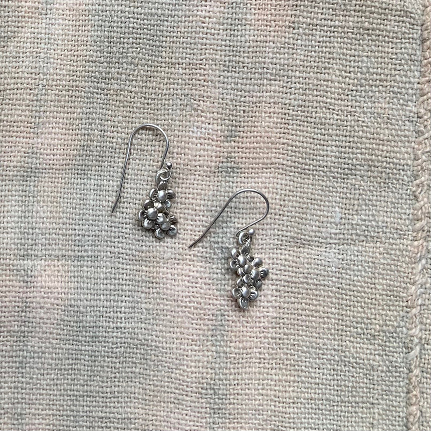 TRIPLE DAISY EARRINGS - STERLING - 411ER