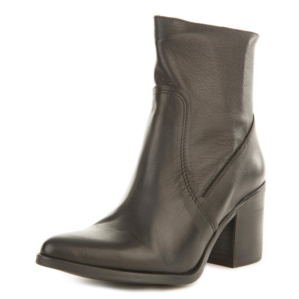 Steve Madden for Women: Peaches Black Leather Heeled Boots – TiltedSole.com