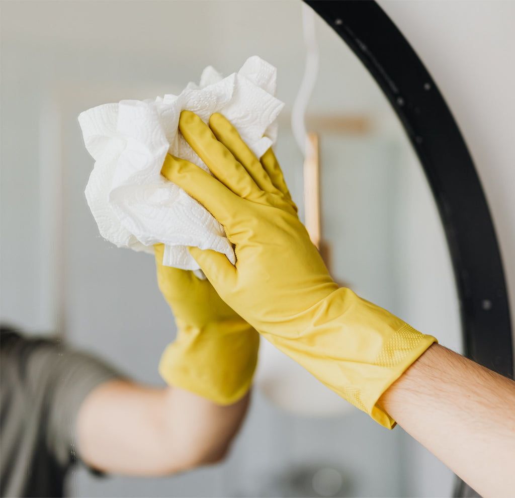 cleaning mirror