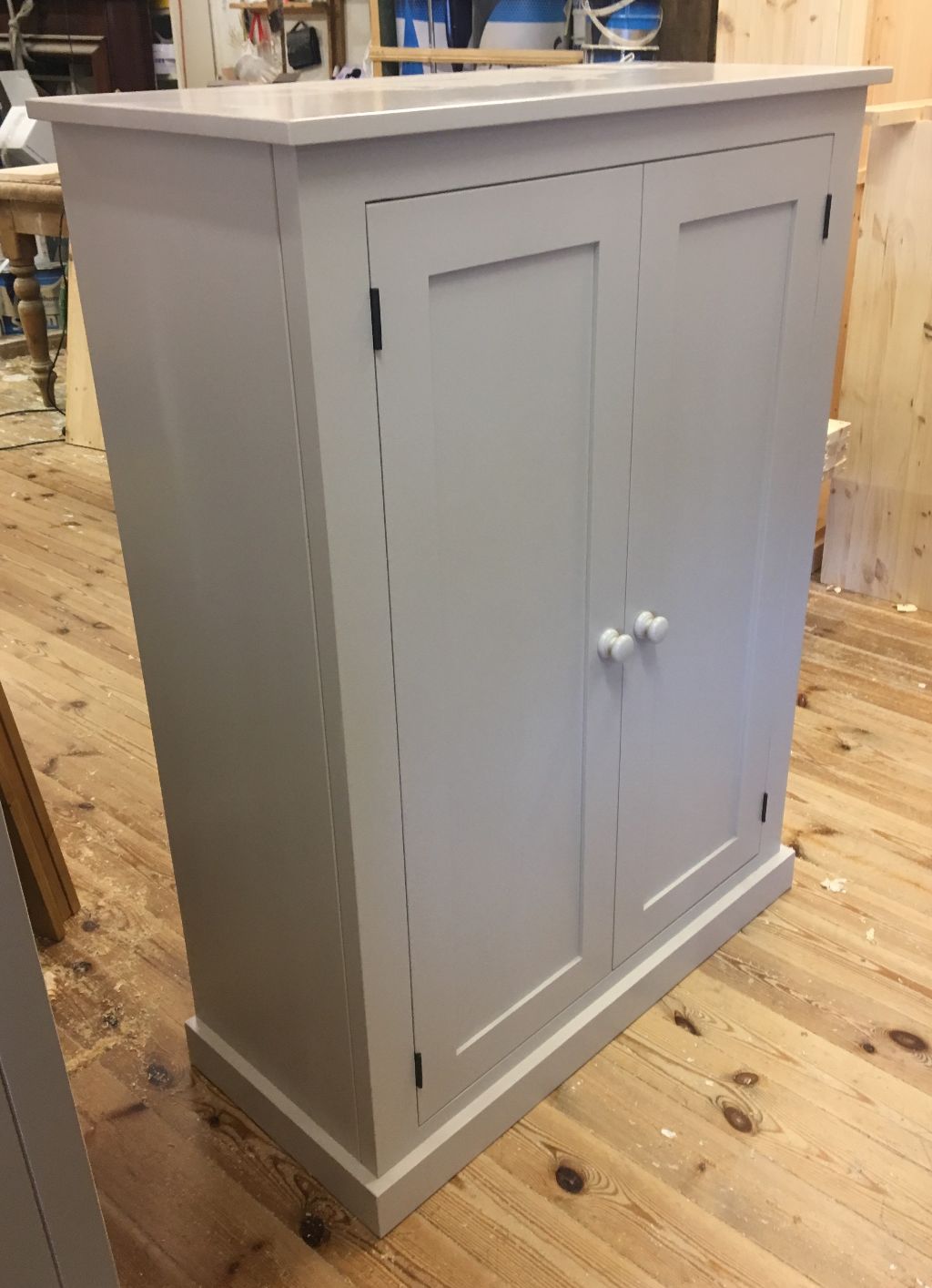 Shaker Style Low 2 Door Hallway Shoe Cupboard to match