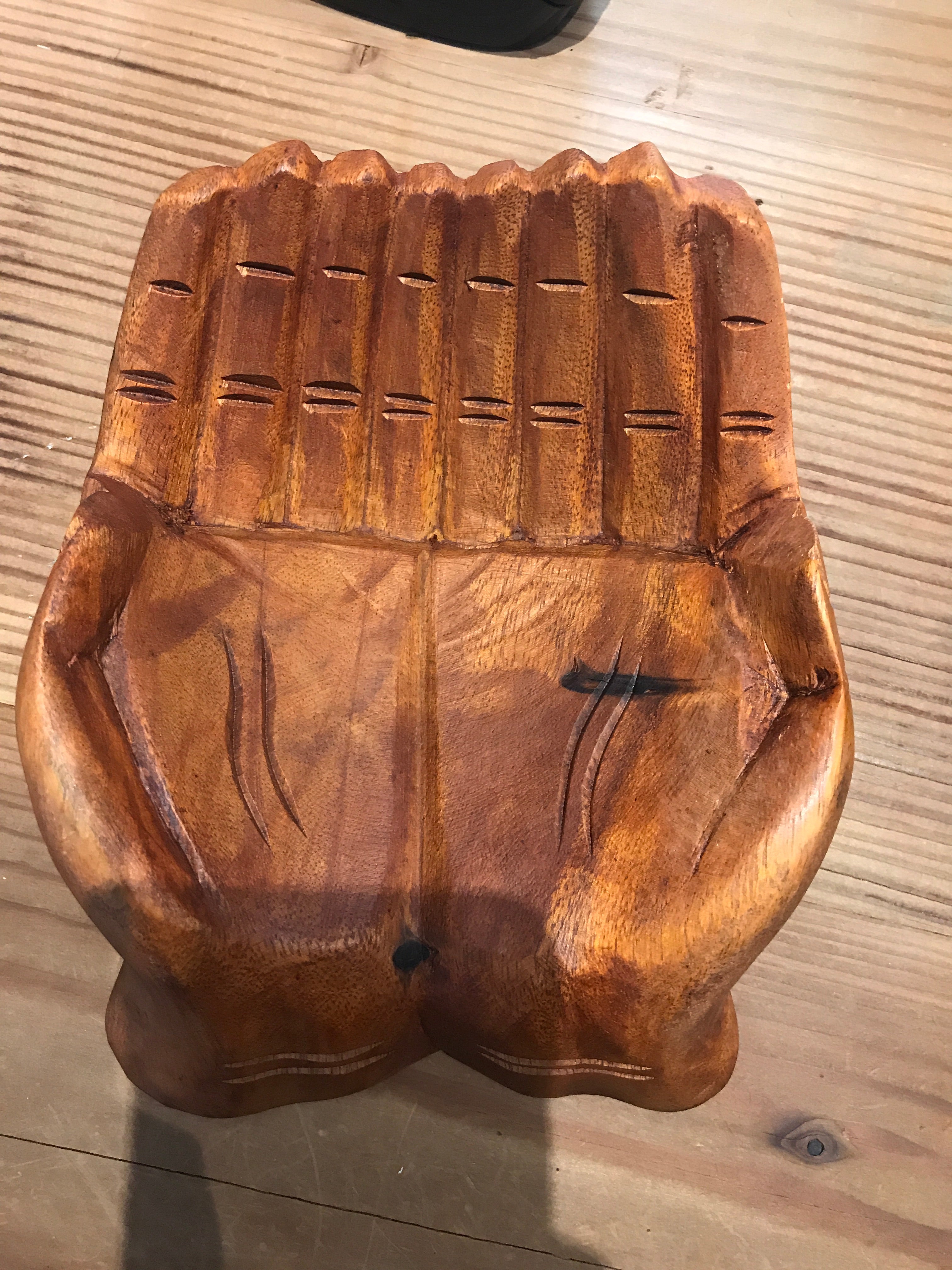 Wooden receiving hands