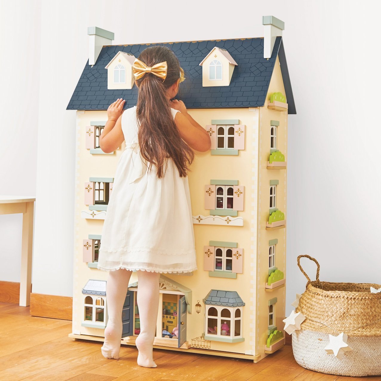 le van toy dollhouse