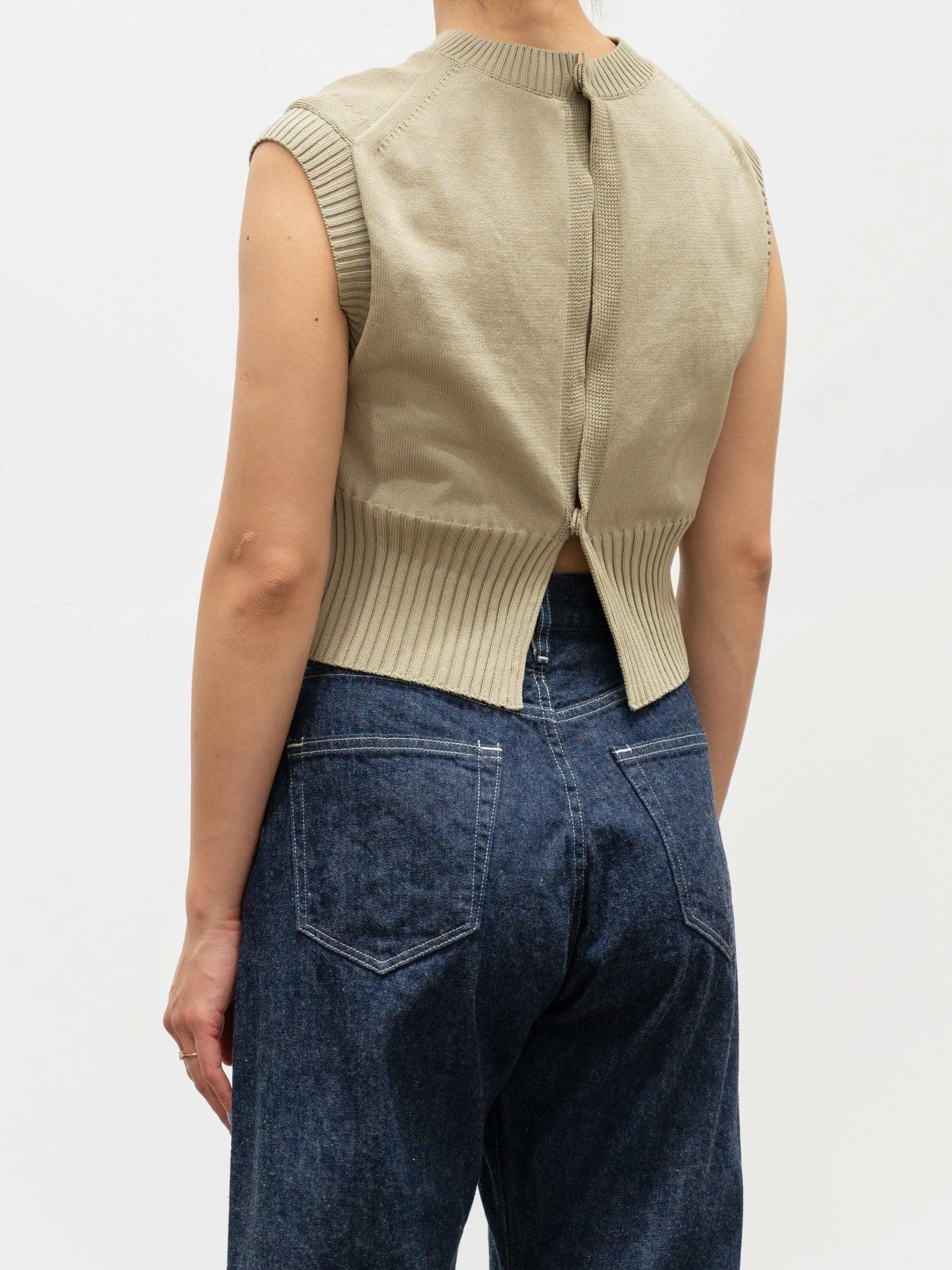 AURALEE / DRY COTTON KNIT VEST | www.jarussi.com.br