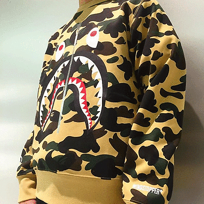 bape 1st camo shark crewneck