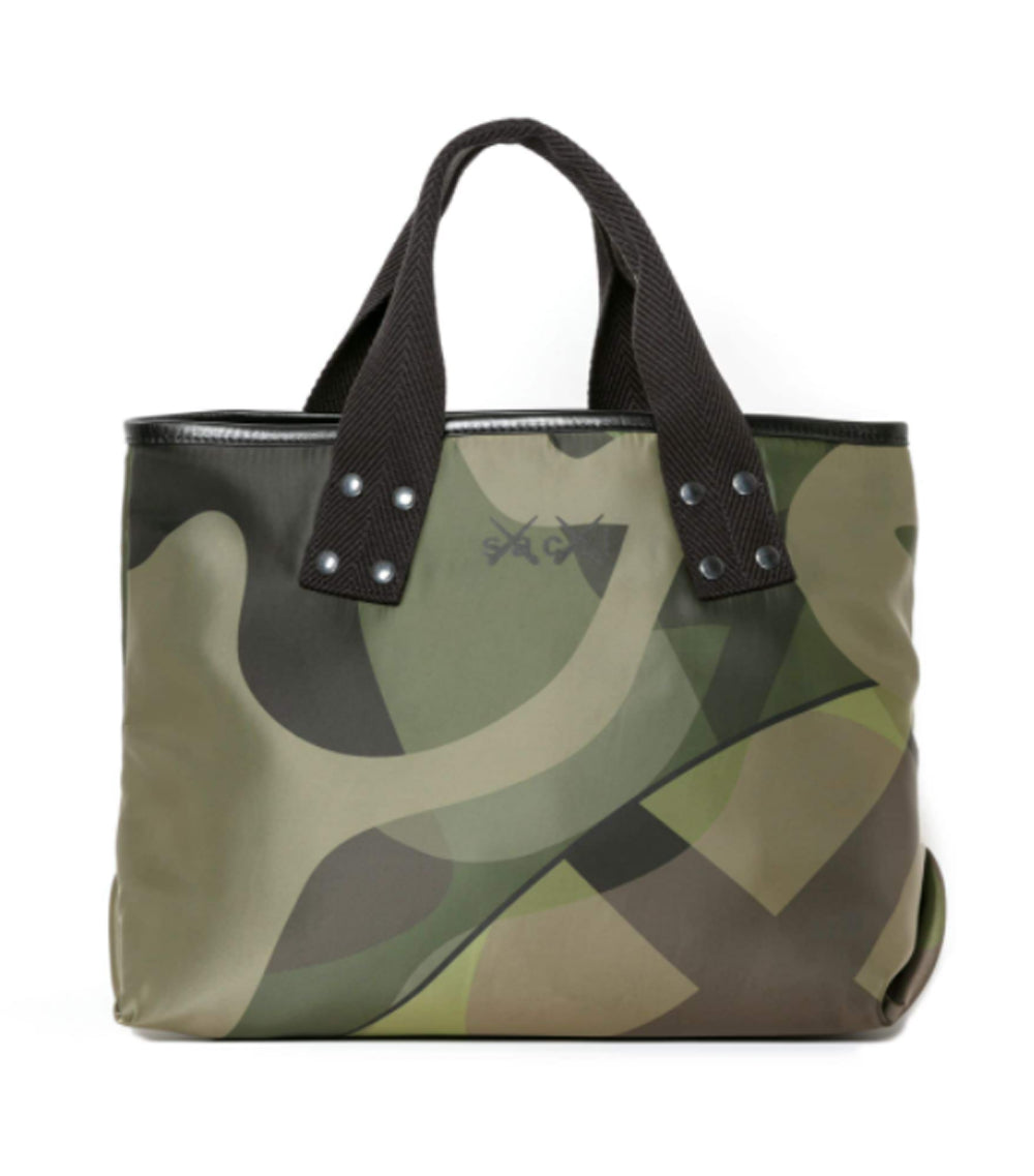 新品未使用　sacai x KAWS Tote Large CAMOUFLAGE