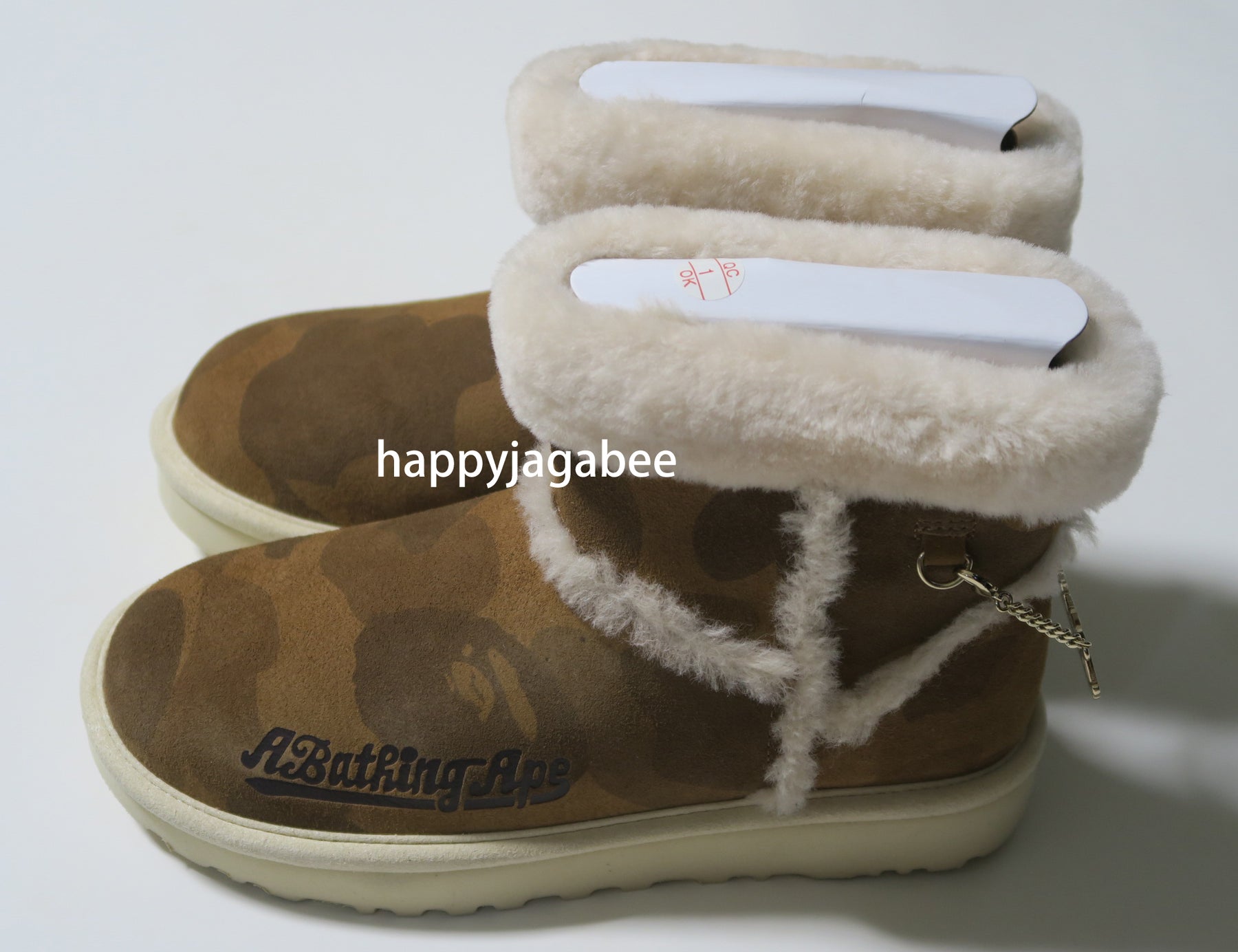 芸能人愛用 × UGG 完売品 BAPE 23cm MINI CLASSIC ブーツ - www