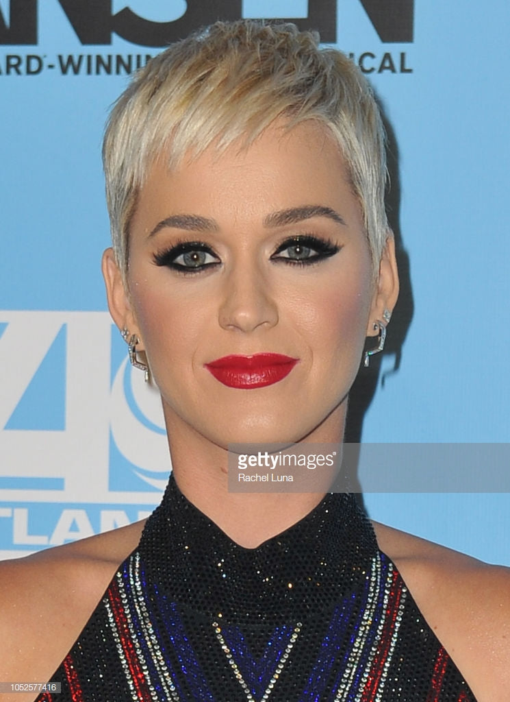 Katy Perry in Kavant & Sharart Ziggy Earrings 