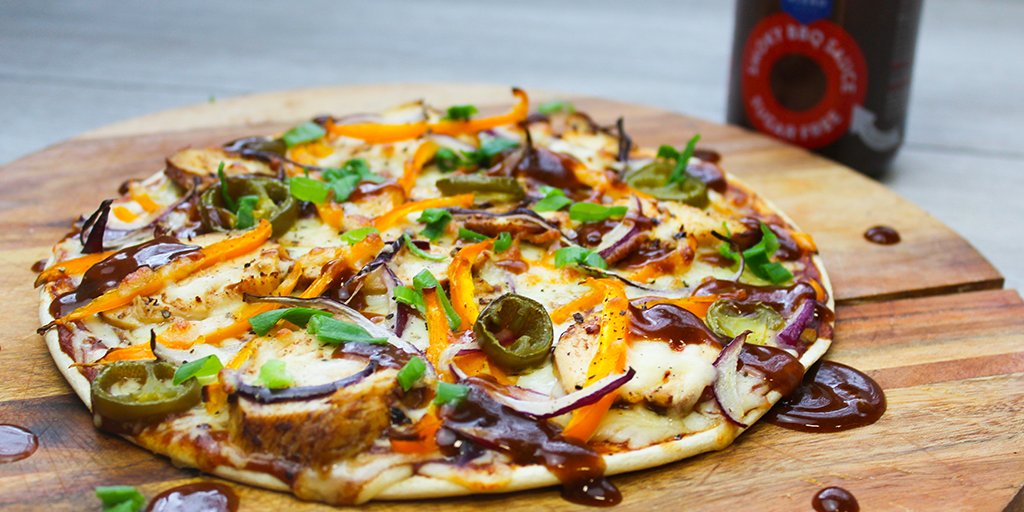Low Calorie BBQ Chicken pizza 