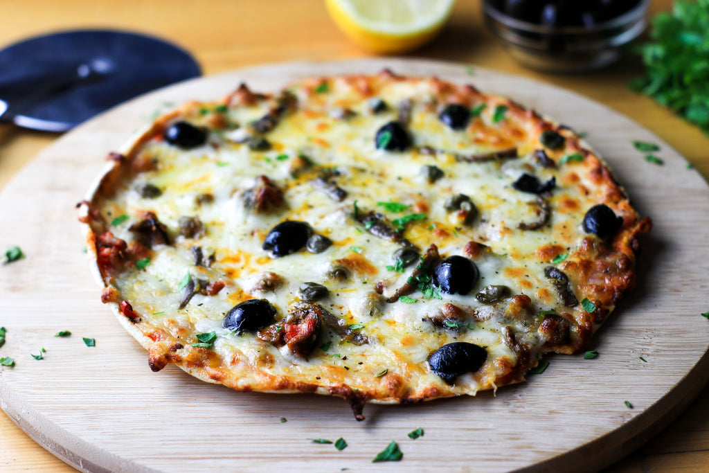 low carb puttanesca pizza